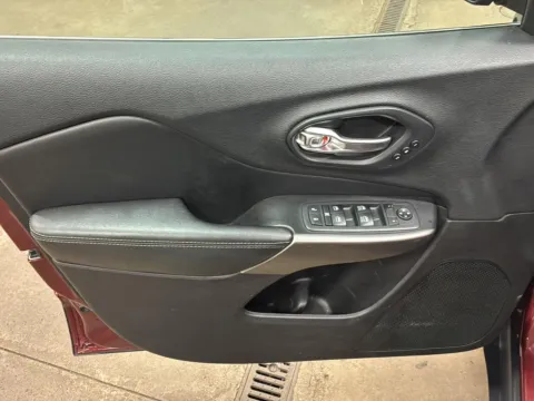 More photos of 2020 Jeep Cherokee Limited at Wilmington Auto Center Chrysler Dodge Jeep RAM, OH