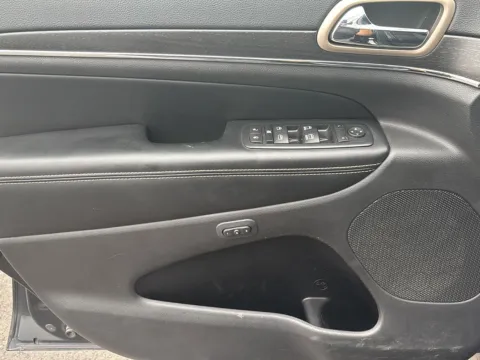 More photos of 2015 Jeep Grand Cherokee Limited at Wilmington Auto Center Chrysler Dodge Jeep RAM, OH