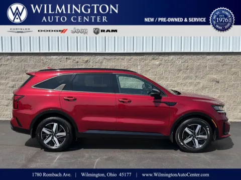 Red 2022 Kia Sorento S for sale in Wilmington, OH