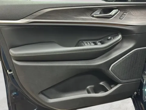 More photos of 2026 Jeep Grand Cherokee Limited at Wilmington Auto Center Chrysler Dodge Jeep RAM, OH
