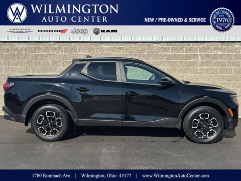 Black 2022 Hyundai Santa Cruz SEL Premium for sale in Wilmington, OH