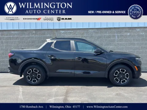 Black 2022 Hyundai Santa Cruz SEL Premium for sale in Wilmington, OH