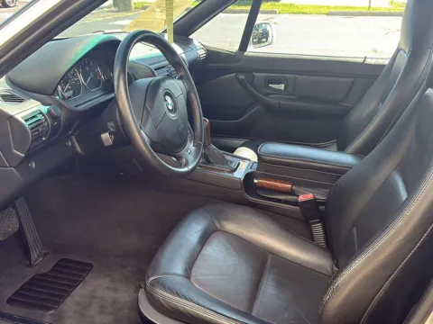 More photos of 2001 BMW Z3 2.5i at Wilmington Auto Center Chrysler Dodge Jeep RAM, OH