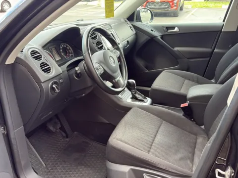 More photos of 2015 Volkswagen Tiguan S at Wilmington Auto Center Chrysler Dodge Jeep RAM, OH