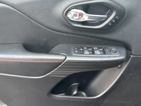 More photos of 2015 Jeep Cherokee Trailhawk at Wilmington Auto Center Chrysler Dodge Jeep RAM, OH