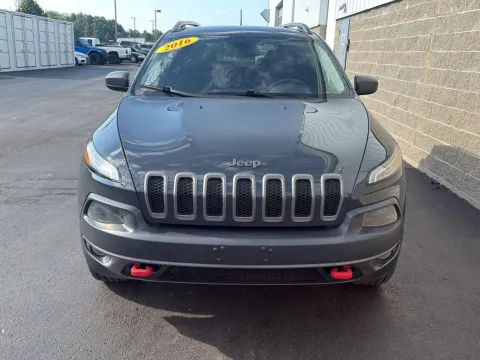 More photos of 2016 Jeep Cherokee Trailhawk at Wilmington Auto Center Chrysler Dodge Jeep RAM, OH