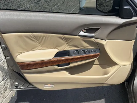 More photos of 2008 Honda Accord Sdn EX-L at Wilmington Auto Center Chrysler Dodge Jeep RAM, OH