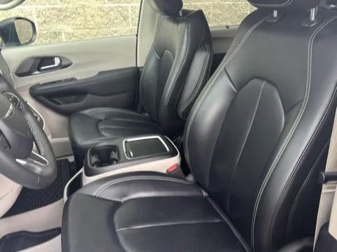 More photos of 2023 Chrysler Pacifica Touring L at Wilmington Auto Center Chrysler Dodge Jeep RAM, OH
