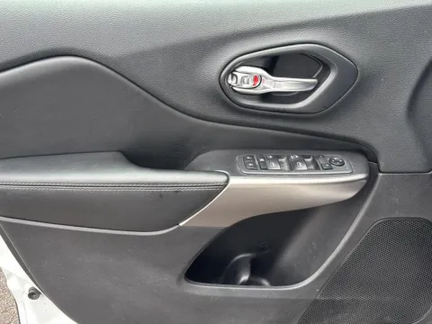 More photos of 2020 Jeep Cherokee Latitude at Wilmington Auto Center Chrysler Dodge Jeep RAM, OH