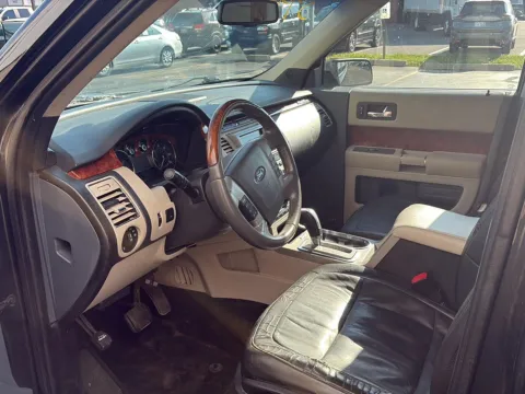 More photos of 2011 Ford Flex SEL at Wilmington Auto Center Chrysler Dodge Jeep RAM, OH