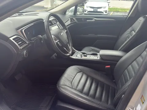 More photos of 2017 Ford Fusion Energi SE Luxury at Wilmington Auto Center Chrysler Dodge Jeep RAM, OH