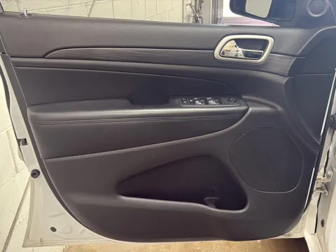 More photos of 2020 Jeep Grand Cherokee Altitude at Wilmington Auto Center Chrysler Dodge Jeep RAM, OH