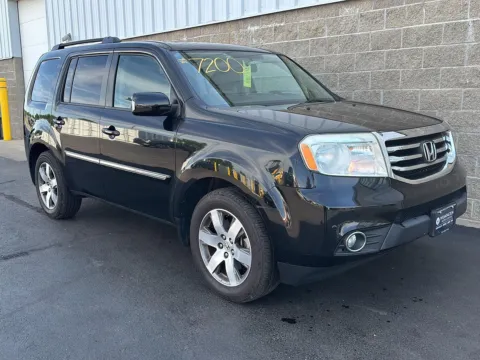 Photos of 2013 Honda Pilot Touring for sale in Wilmington, OH at Wilmington Auto Center Chrysler Dodge Jeep RAM