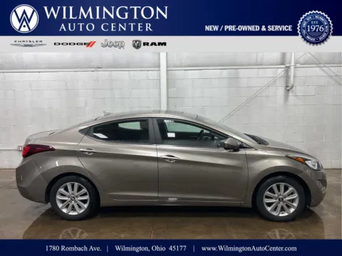 Brown 2015 Hyundai Elantra SE for sale in Wilmington, OH