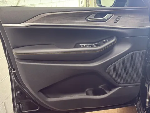 More photos of 2026 Jeep Grand Cherokee L 85th Anniversary Edition at Wilmington Auto Center Chrysler Dodge Jeep RAM, OH