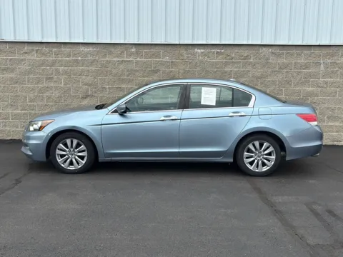 More photos of 2011 Honda Accord Sdn EX-L at Wilmington Auto Center Chrysler Dodge Jeep RAM, OH