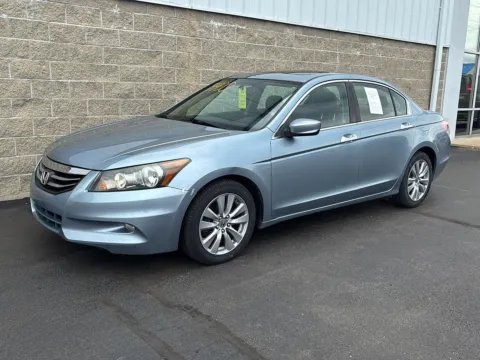 More photos of 2011 Honda Accord Sdn EX-L at Wilmington Auto Center Chrysler Dodge Jeep RAM, OH