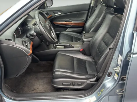 More photos of 2011 Honda Accord Sdn EX-L at Wilmington Auto Center Chrysler Dodge Jeep RAM, OH