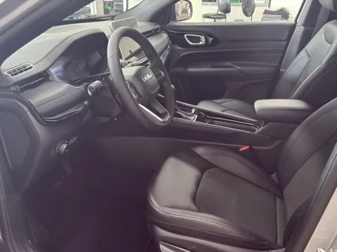 More photos of 2026 Jeep Compass Latitude Altitude at Wilmington Auto Center Chrysler Dodge Jeep RAM, OH