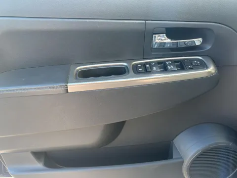 More photos of 2012 Jeep Liberty Limited Jet at Wilmington Auto Center Chrysler Dodge Jeep RAM, OH