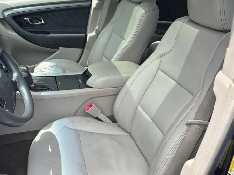 More photos of 2011 Ford Taurus SEL at Wilmington Auto Center Chrysler Dodge Jeep RAM, OH