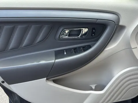 More photos of 2011 Ford Taurus SEL at Wilmington Auto Center Chrysler Dodge Jeep RAM, OH