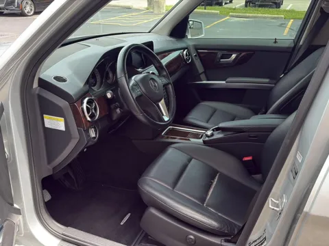 More photos of 2014 Mercedes-Benz GLK-Class GLK 350 at Wilmington Auto Center Chrysler Dodge Jeep RAM, OH