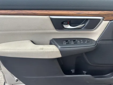 More photos of 2017 Honda CR-V EX at Wilmington Auto Center Chrysler Dodge Jeep RAM, OH