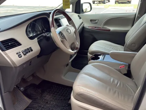 More photos of 2012 Toyota Sienna Limited 7-Passenger at Wilmington Auto Center Chrysler Dodge Jeep RAM, OH