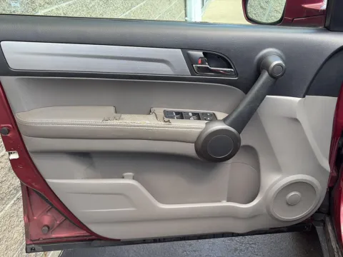 More photos of 2011 Honda CR-V EX-L at Wilmington Auto Center Chrysler Dodge Jeep RAM, OH