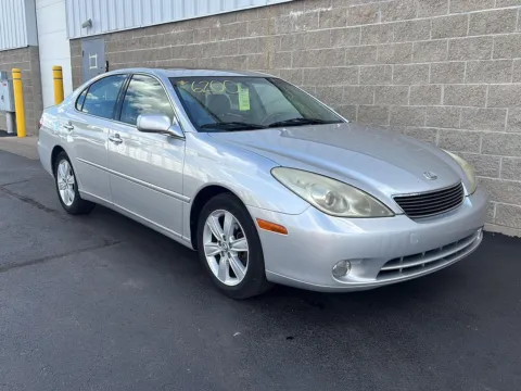 Photos of 2005 Lexus ES 330 for sale in Wilmington, OH at Wilmington Auto Center Chrysler Dodge Jeep RAM