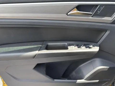 More photos of 2018 Volkswagen Atlas 3.6L V6 SE at Wilmington Auto Center Chrysler Dodge Jeep RAM, OH