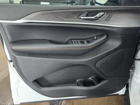 More photos of 2026 Jeep Grand Cherokee L 85th Anniversary Edition at Wilmington Auto Center Chrysler Dodge Jeep RAM, OH