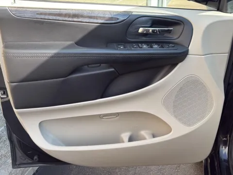 More photos of 2018 Dodge Grand Caravan SE at Wilmington Auto Center Chrysler Dodge Jeep RAM, OH
