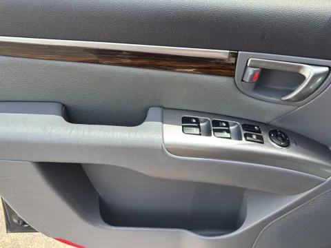 More photos of 2010 Hyundai Santa Fe GLS at Wilmington Auto Center Chrysler Dodge Jeep RAM, OH