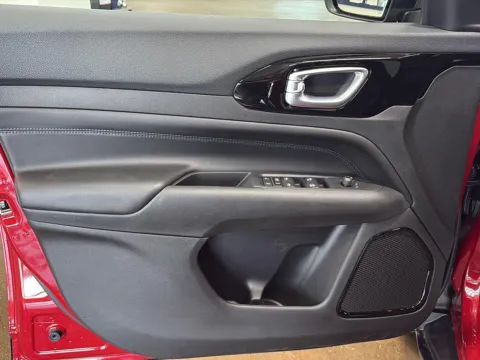More photos of 2026 Jeep Compass Latitude Altitude at Wilmington Auto Center Chrysler Dodge Jeep RAM, OH