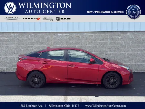 Red 2017 Toyota Prius Two for sale in Wilmington, OH