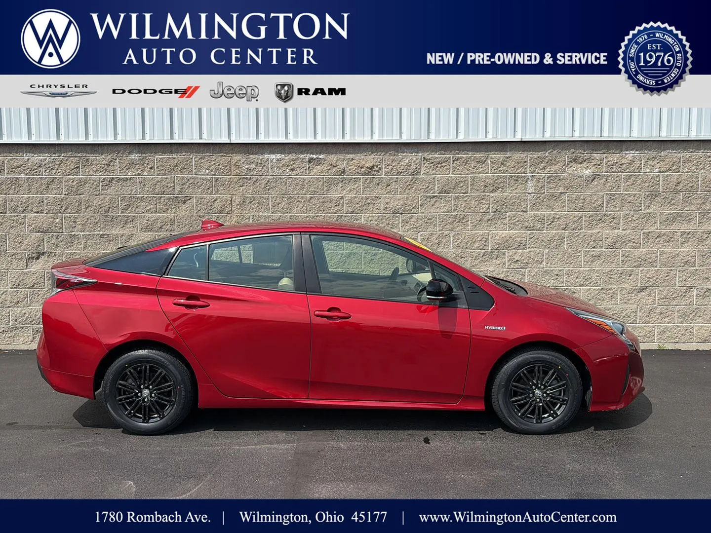 Red 2017 Toyota Prius Two for sale in Wilmington, OH