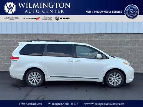 White 2012 Toyota Sienna Ltd for sale in Wilmington, OH