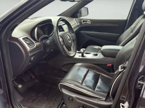 More photos of 2015 Jeep Grand Cherokee Overland at Wilmington Auto Center Chrysler Dodge Jeep RAM, OH