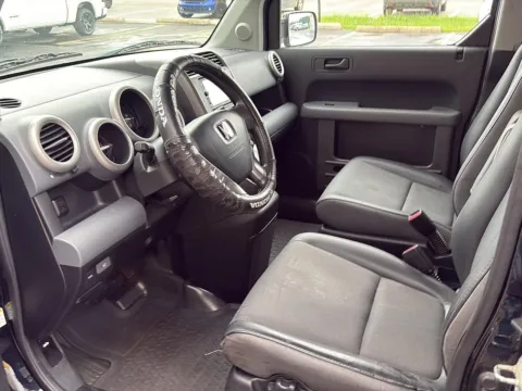 More photos of 2006 Honda Element EX-P at Wilmington Auto Center Chrysler Dodge Jeep RAM, OH