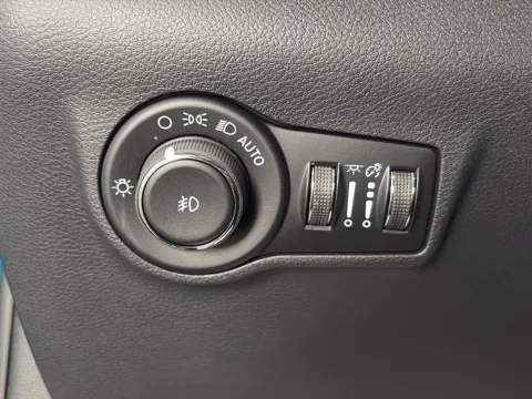 More photos of 2026 Jeep Compass Latitude Altitude at Wilmington Auto Center Chrysler Dodge Jeep RAM, OH