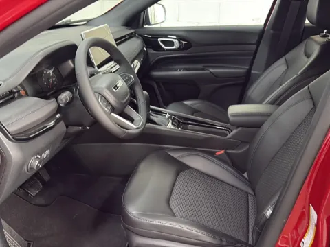 More photos of 2026 Jeep Compass Latitude Altitude at Wilmington Auto Center Chrysler Dodge Jeep RAM, OH