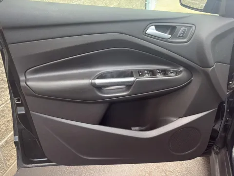 More photos of 2017 Ford C-Max Hybrid SE at Wilmington Auto Center Chrysler Dodge Jeep RAM, OH