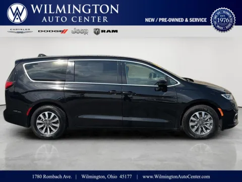 Black 2024 Chrysler Pacifica Hybrid Select for sale in Wilmington, OH