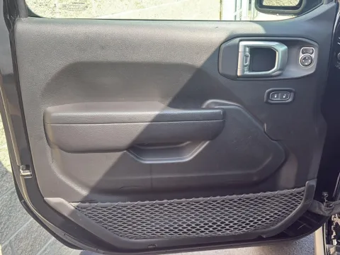 More photos of 2023 Jeep Gladiator Rubicon at Wilmington Auto Center Chrysler Dodge Jeep RAM, OH