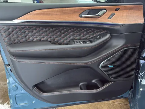 More photos of 2026 Jeep Grand Cherokee Summit at Wilmington Auto Center Chrysler Dodge Jeep RAM, OH