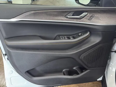 More photos of 2026 Jeep Grand Cherokee L 85th Anniversary Edition at Wilmington Auto Center Chrysler Dodge Jeep RAM, OH