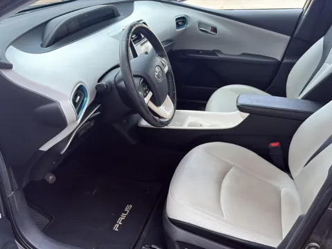 More photos of 2017 Toyota Prius Four at Wilmington Auto Center Chrysler Dodge Jeep RAM, OH