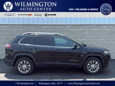 Black 2019 Jeep Cherokee Latitude Plus for sale in Wilmington, OH